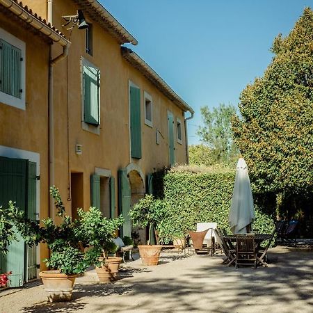 Le Mas De Trevouse Saint-Saturnin-les-Avignon Bagian luar foto