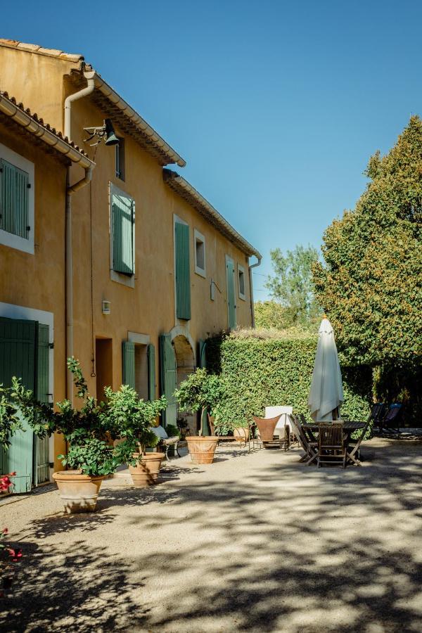 Le Mas De Trevouse Saint-Saturnin-les-Avignon Bagian luar foto