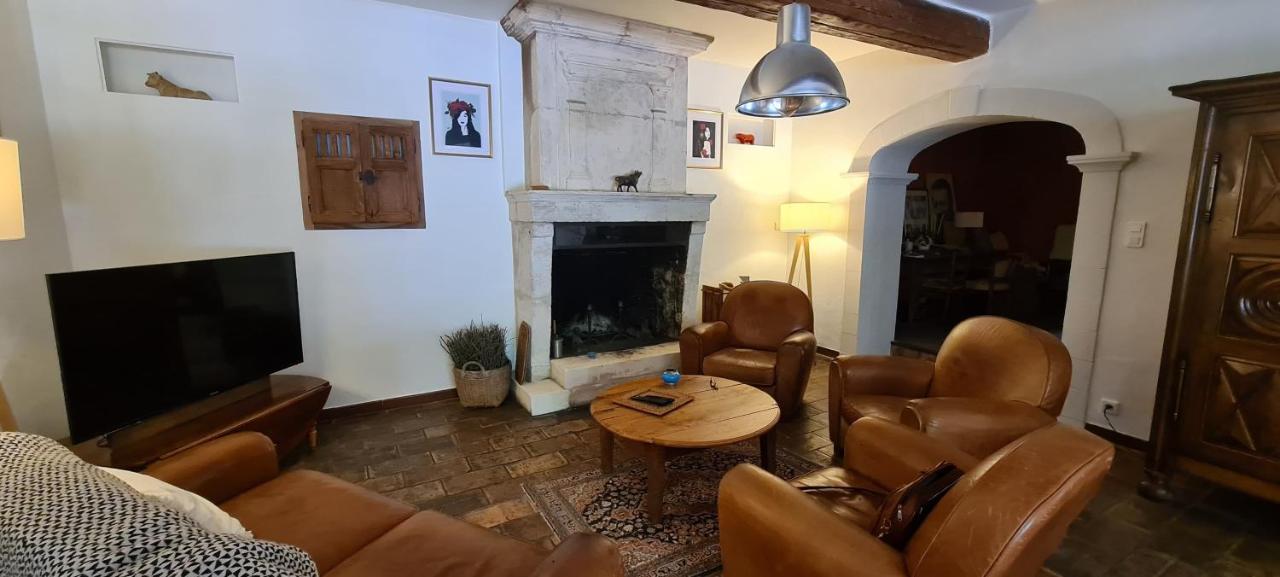 Le Mas De Trevouse Saint-Saturnin-les-Avignon Bagian luar foto