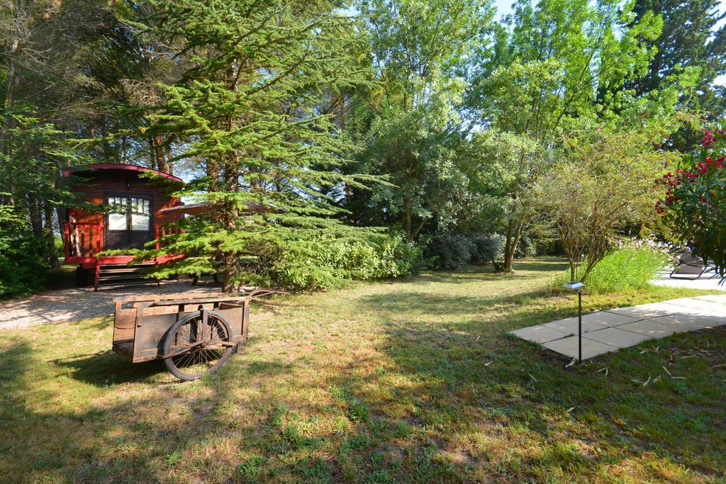 Le Mas De Trevouse Saint-Saturnin-les-Avignon Bagian luar foto