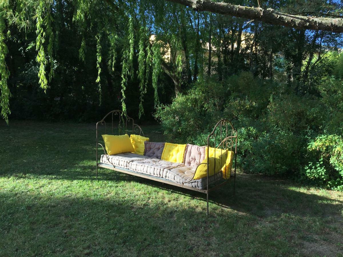 Le Mas De Trevouse Saint-Saturnin-les-Avignon Bagian luar foto