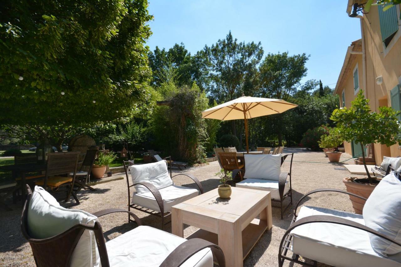 Le Mas De Trevouse Saint-Saturnin-les-Avignon Bagian luar foto